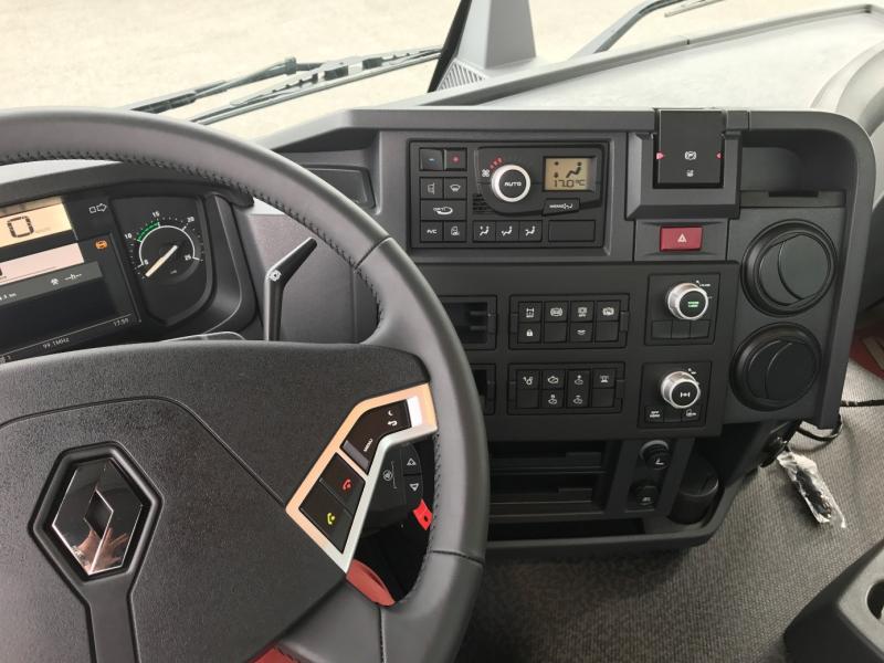 Camion bibenne 8x4, PTAC 32T | image 3
