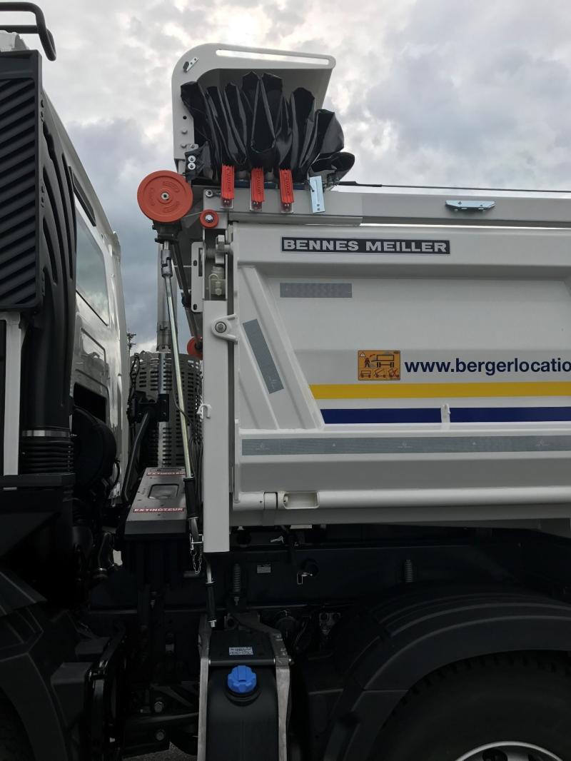 Camion bibenne 8x4, PTAC 32T | image 4
