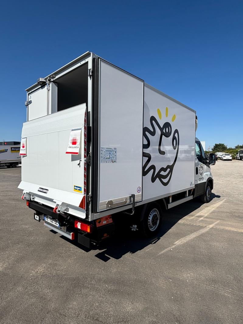Iveco Daily frigorifique avec hayon | image 2