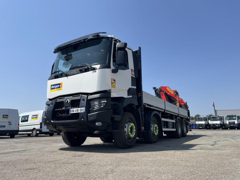 Camion plateau-grue 8x4 P.T.A.C. 32T | image 1