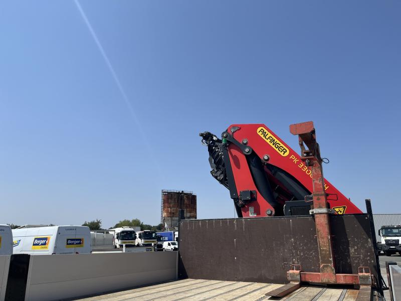 Camion plateau-grue 8x4 P.T.A.C. 32T | image 3