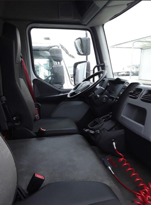 Porteur 4x2 19T avec rideaux coulissants | image 3