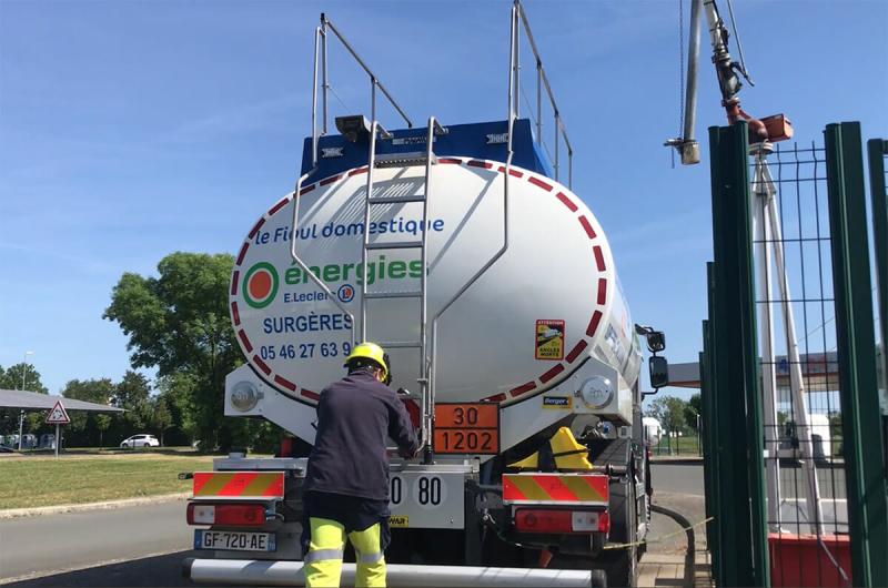 Renault D19 4x2 citernier | image 2
