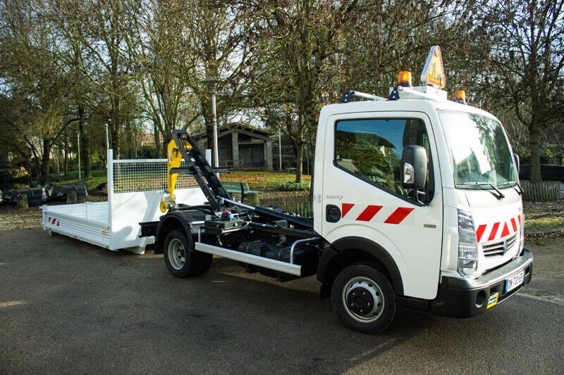 Renault Maxity 140.35 avec bras hydraulique | image 2