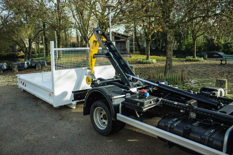 Renault Maxity 140.35 avec bras hydraulique | image 3