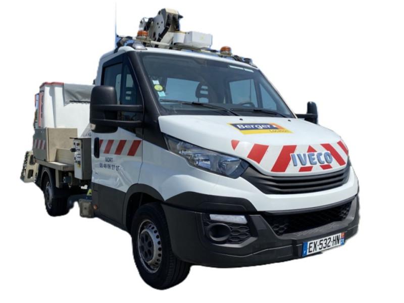 Camion-nacelle