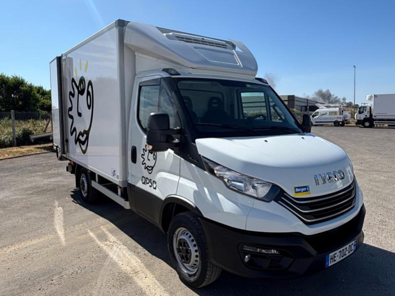 Iveco Daily frigorifique avec hayon