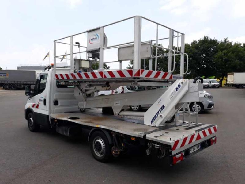 Occasion Iveco Daily 35S14 Plateau Nacelle 6m50 Spécial tunnel