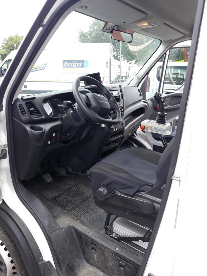 Occasion Iveco Daily 35S14 Plateau Nacelle 6m50 Spécial tunnel