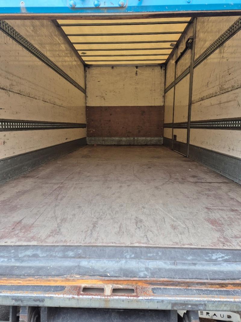 Occasion Renault D 7.5 LOW P4X2 210E6 Fourgon Polyfond avec hayon rabattable