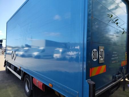 Occasion Renault D 7.5 LOW P4x2 210E6 Fourgon Polyfond avec hayon Repliable