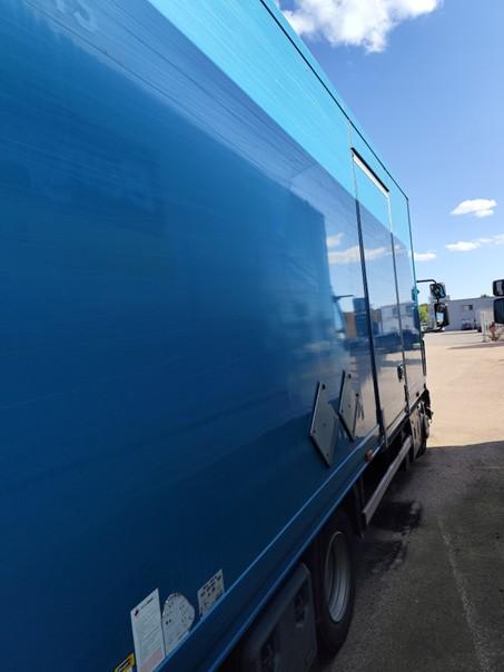Occasion Renault D 7.5 LOW P4x2 210E6 Fourgon Polyfond avec hayon Repliable