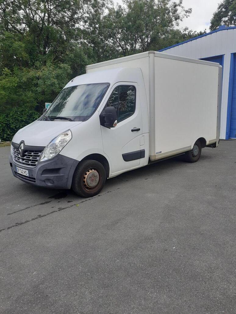 Occasion Renault Master 125Cv PC caisse blanchisserie hayon à colonne
