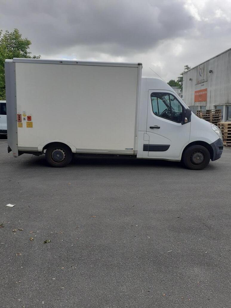 Occasion Renault Master 125Cv PC caisse blanchisserie hayon à colonne