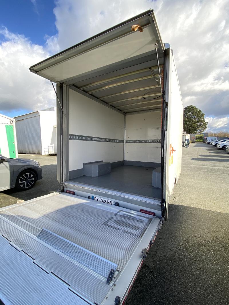 Occasion Renault Master 125Cv PC caisse blanchisserie hayon à colonne