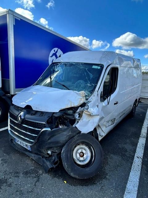 Occasion Renault Master L2H2 Accidenté Hors d'usage pour pièces
