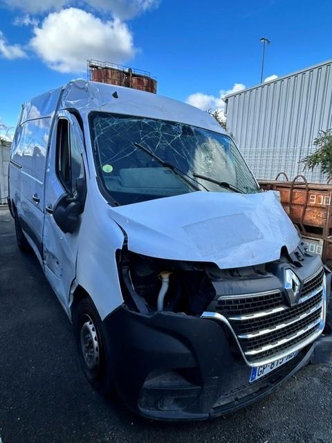 Occasion Renault Master L2H2 Accidenté Hors d'usage pour pièces