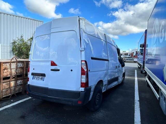 Occasion Renault Master L2H2 Accidenté Hors d'usage pour pièces