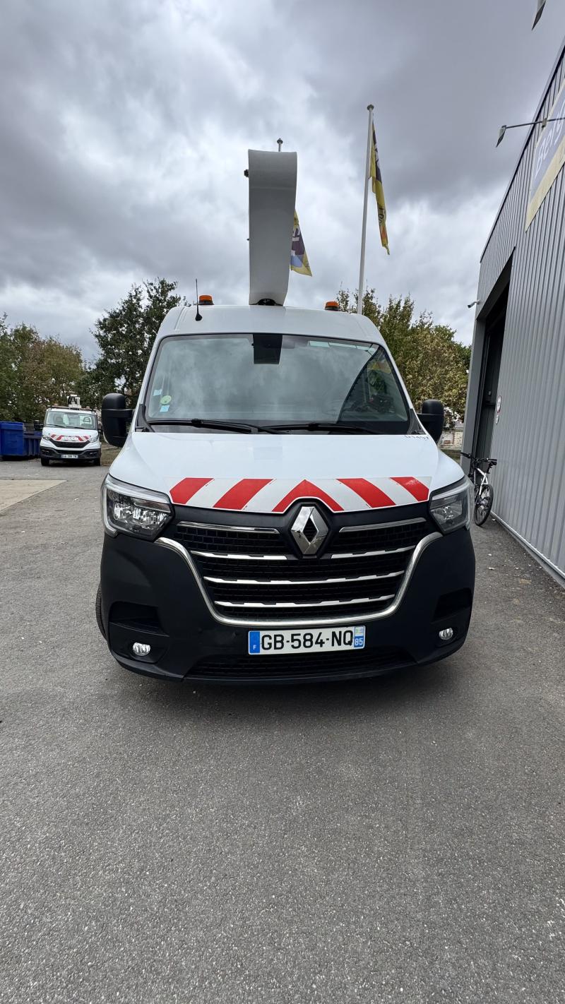 Occasion Renault Master tronqué 145Cv Nacelle 121Ftcc 12m Panier 1 pers