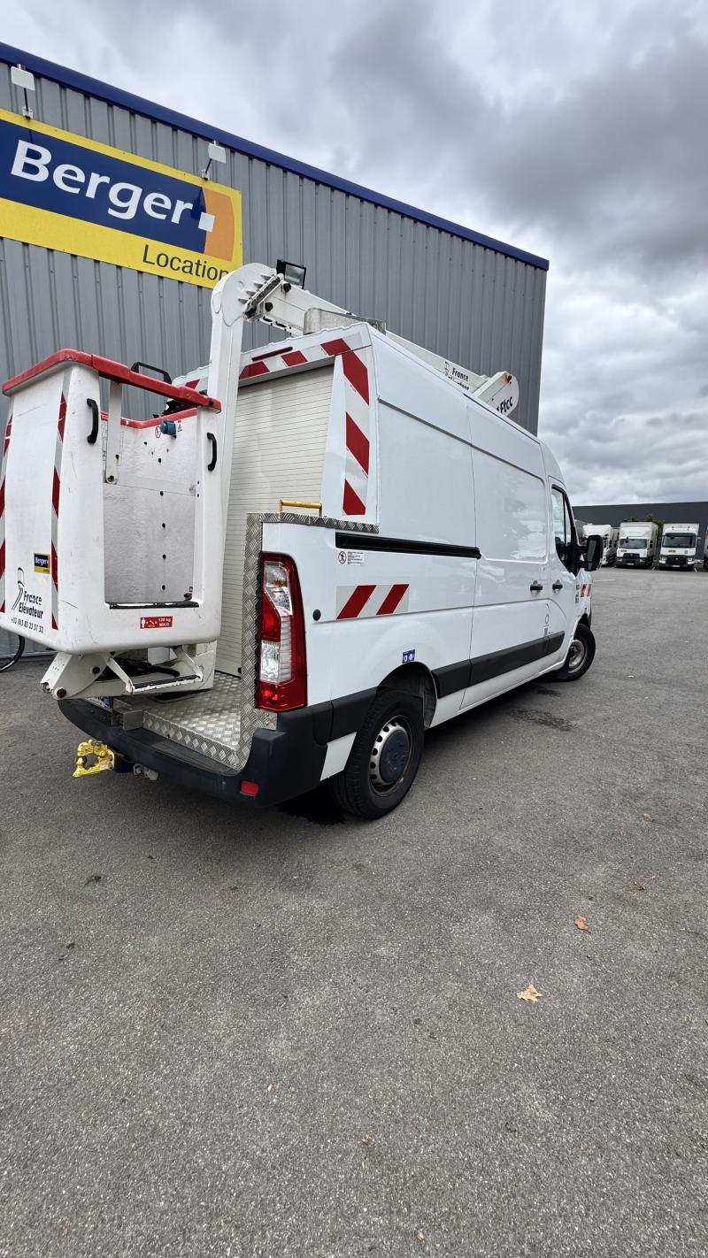 Occasion Renault Master tronqué 145Cv Nacelle 121Ftcc 12m Panier 1 pers