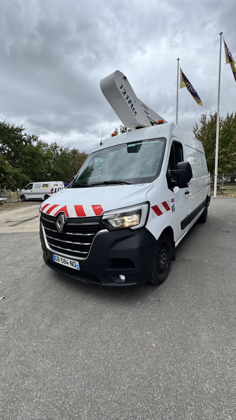 Occasion Renault Master tronqué 145Cv Nacelle 121Ftcc 12m Panier 1 pers