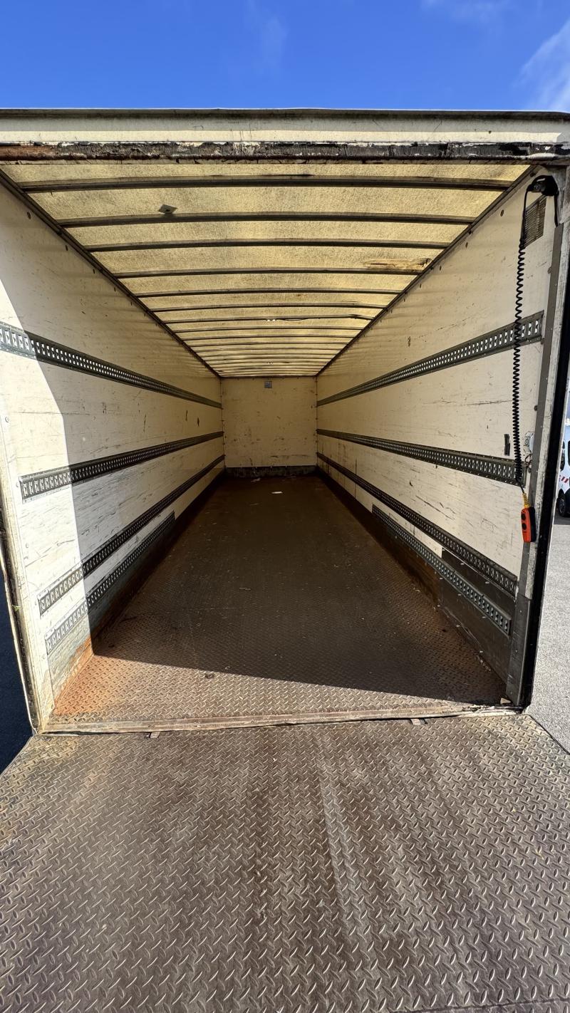 Occasion Renault T380 P6x2 Fourgon 26T avec attelage