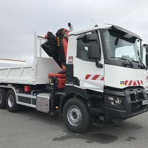 Renault C430 6x4 version K pour le transport et la pose de poteaux