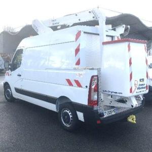 Renault Master fourgon tronqué avec nacelle